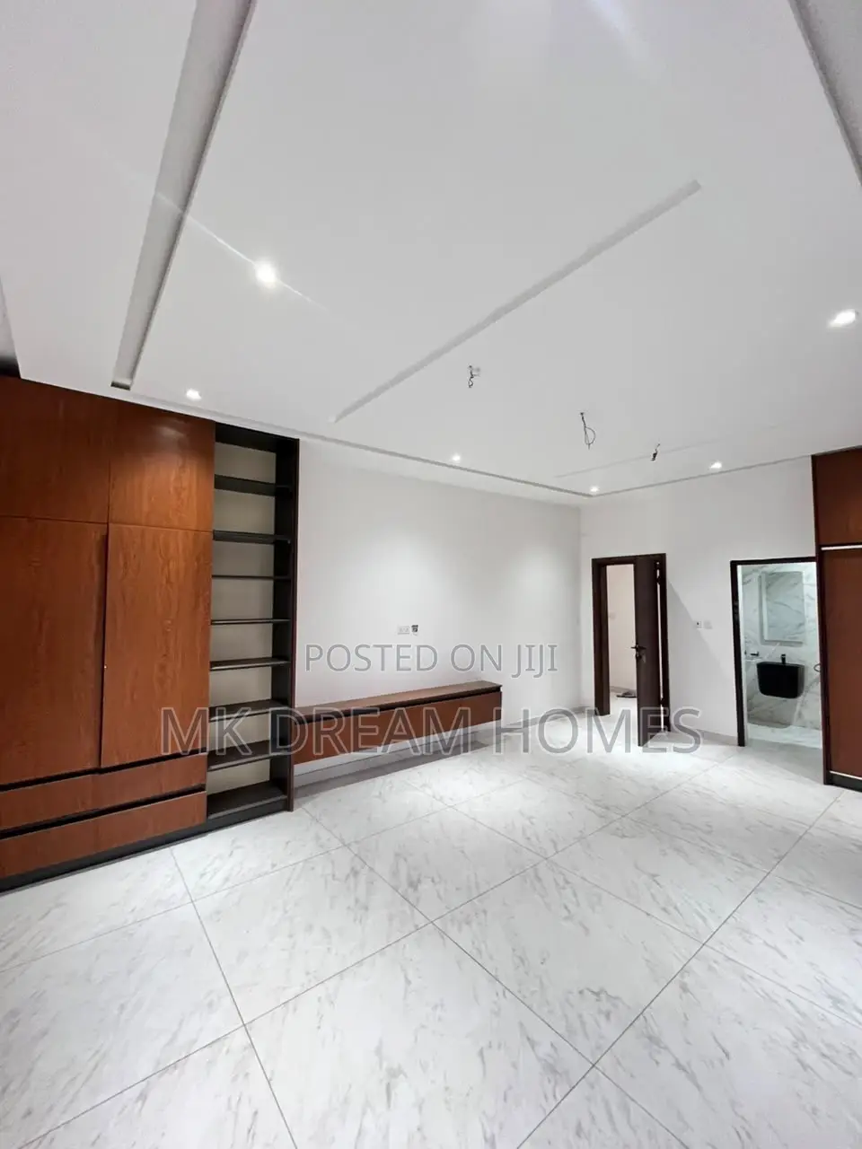 3bdrm House in Lake Side Estate for sale