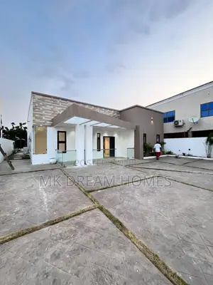 3bdrm House in Lake Side Estate for sale