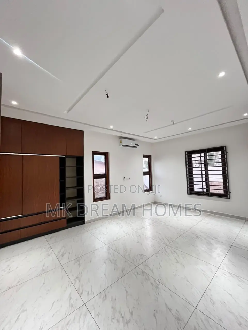 3bdrm House in Lake Side Estate for sale