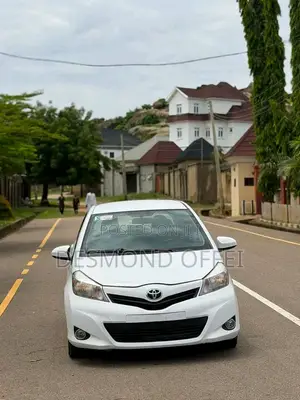 Toyota Yaris L Hatchback 3dr 2012 White