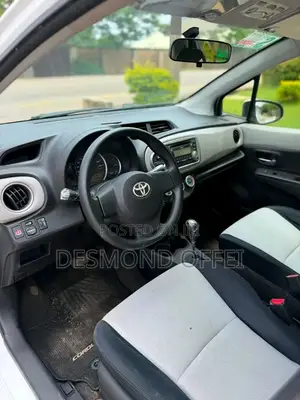Toyota Yaris L Hatchback 3dr 2012 White