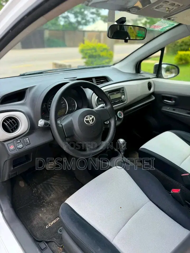 Toyota Yaris L Hatchback 3dr 2012 White