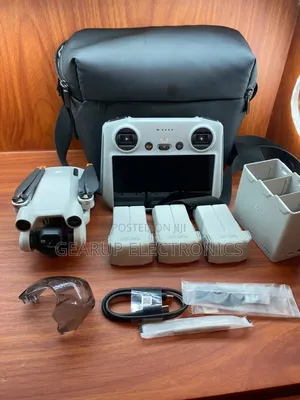 DJI Mini 3 Pro Fly More Combo With Screen Controller