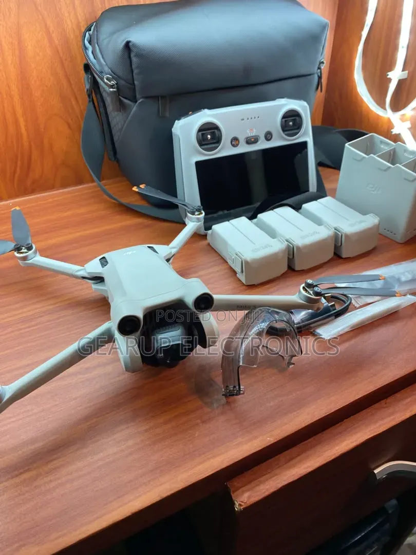 DJI Mini 3 Pro Fly More Combo With Screen Controller