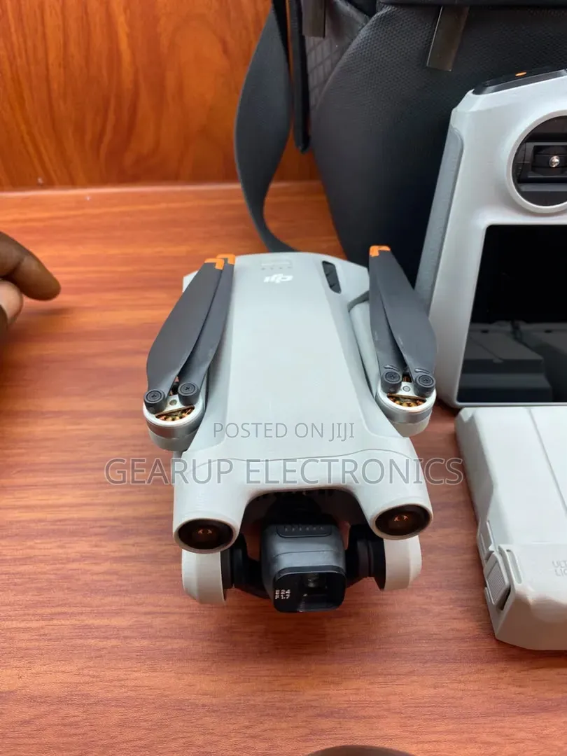 DJI Mini 3 Pro Fly More Combo With Screen Controller