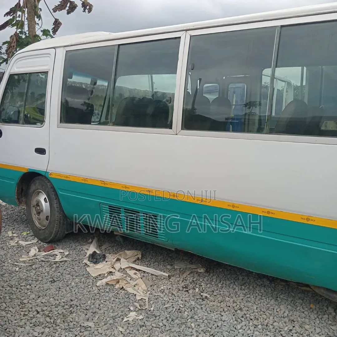 Toyota Coaster 2012