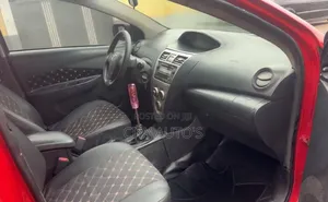 Toyota Yaris 2010 Red