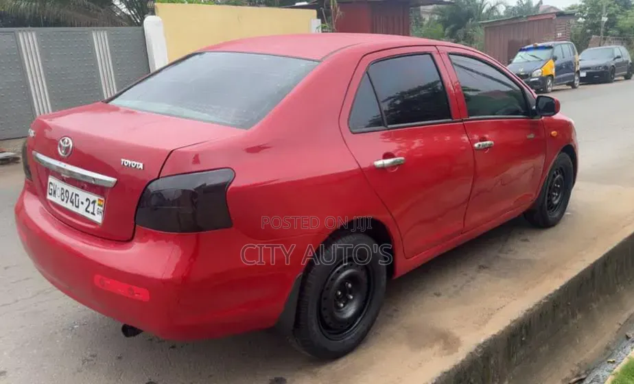 Toyota Yaris 2010 Red