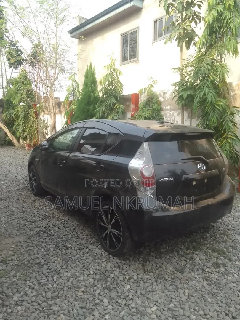 Toyota Aqua 2012 Black