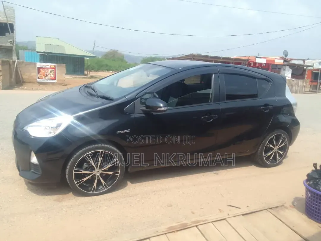 Toyota Aqua 2012 Black