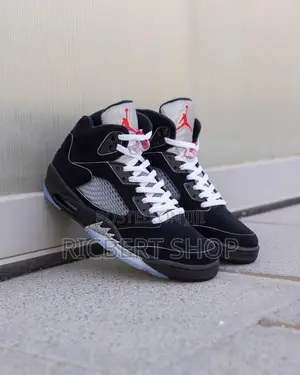 Air Jordan 4 Metallic Black