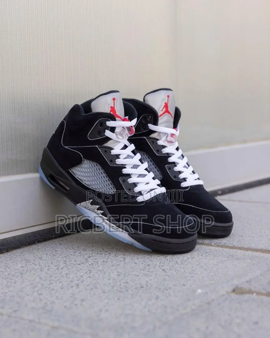 Air Jordan 4 Metallic Black