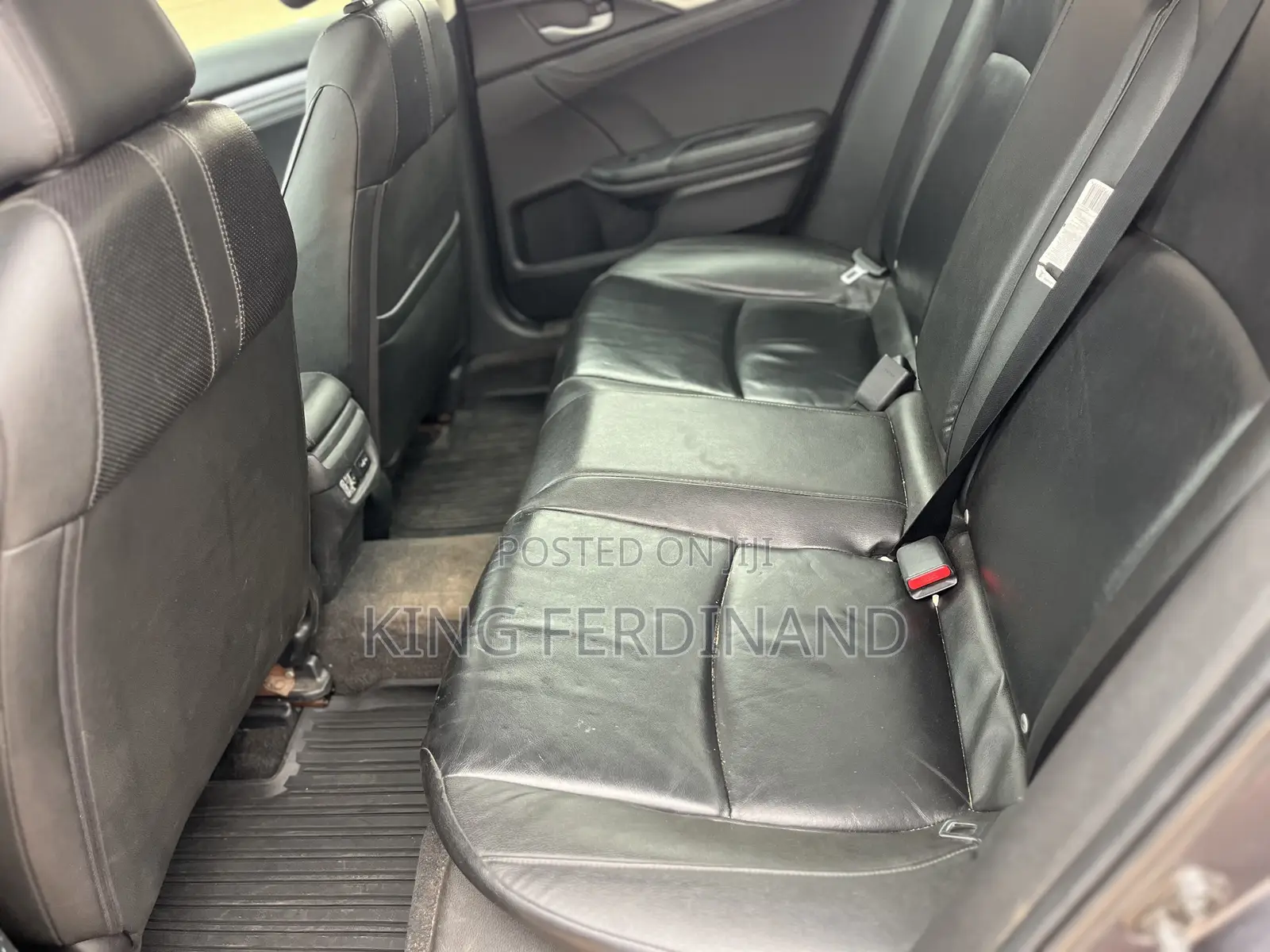 Honda Civic Touring 4dr Sedan (1.5L 4cyl) 2016 Gray