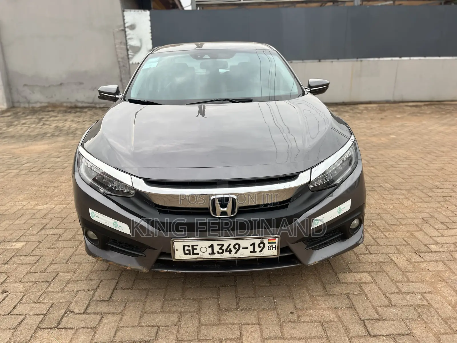Honda Civic Touring 4dr Sedan (1.5L 4cyl) 2016 Gray