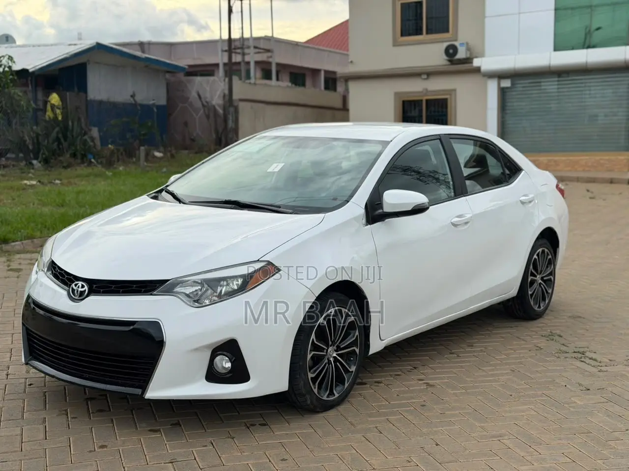 Toyota Corolla S 4dr Sedan (1.8L 4cyl CVT) 2016 White