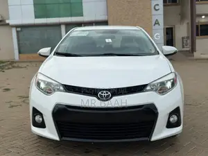 Toyota Corolla S 4dr Sedan (1.8L 4cyl CVT) 2016 White