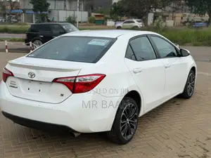 Toyota Corolla S 4dr Sedan (1.8L 4cyl CVT) 2016 White