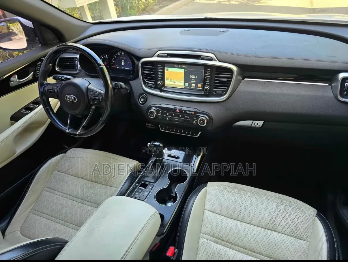Kia Sorento 4dr SUV 2016 White