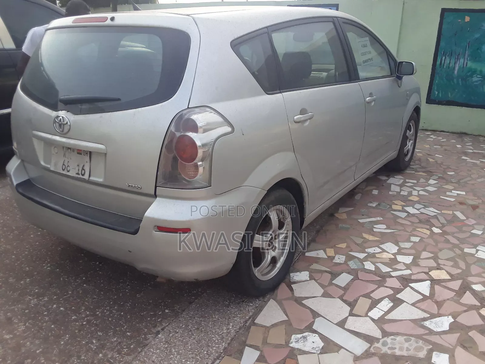 Toyota Verso 2010 Gray