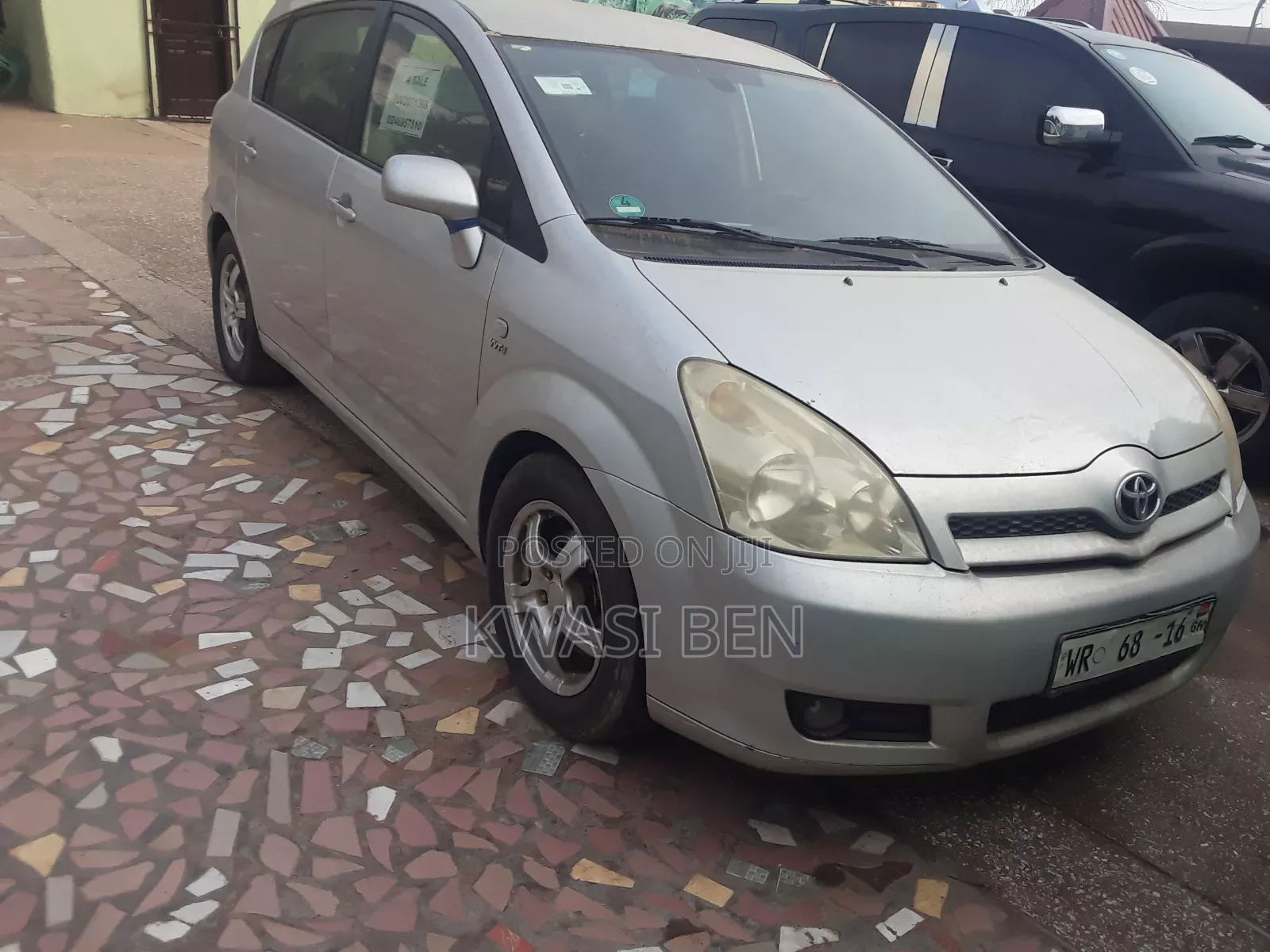 Toyota Verso 2010 Gray