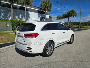 Kia Sorento 4dr SUV 2016 White
