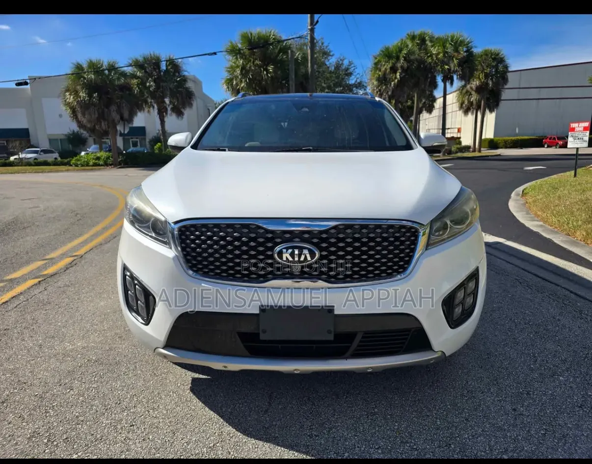 Kia Sorento 4dr SUV 2016 White