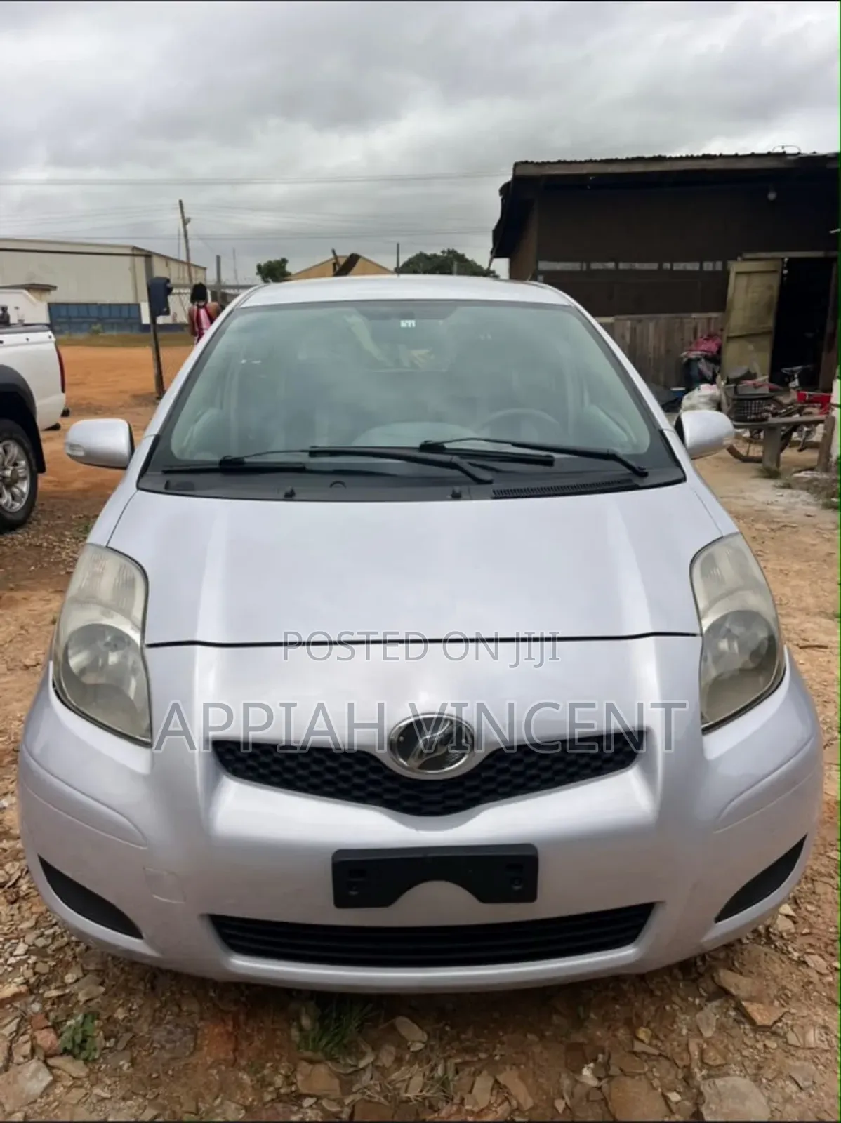 Toyota Vitz 1.3 AWD 3dr 2010 Beige