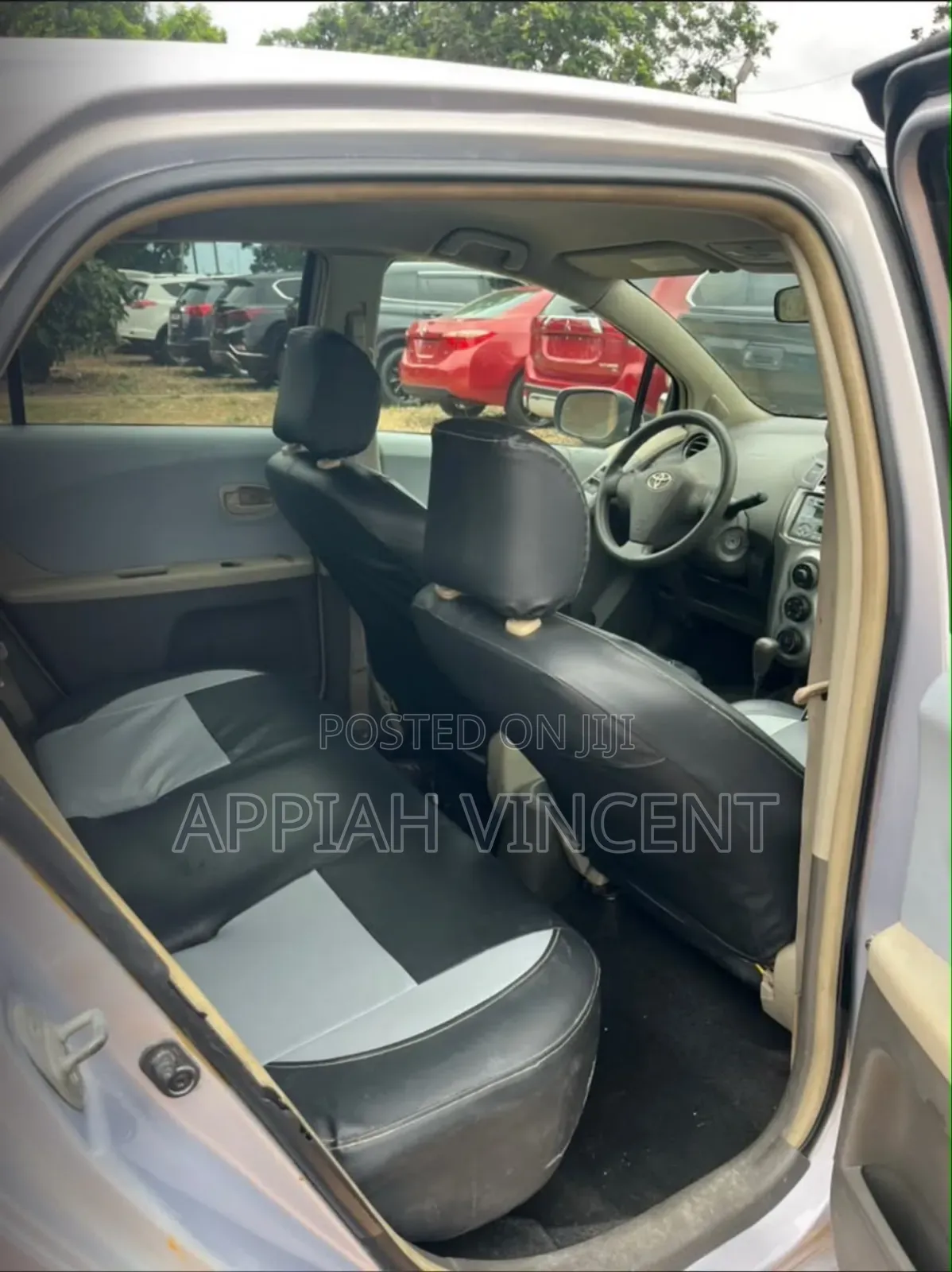 Toyota Vitz 1.3 AWD 3dr 2010 Beige