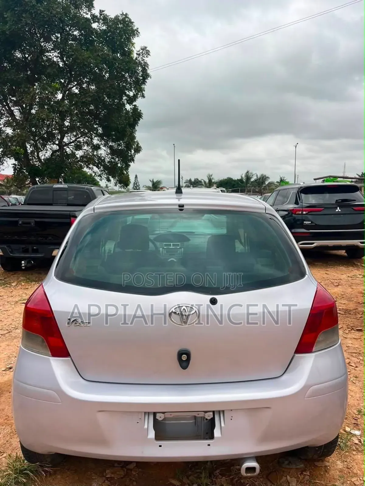 Toyota Vitz 1.3 AWD 3dr 2010 Beige