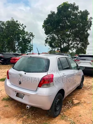 Toyota Vitz 1.3 AWD 3dr 2010 Beige