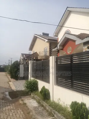 3bdrm Duplex in Medina, Housing Down for rent
