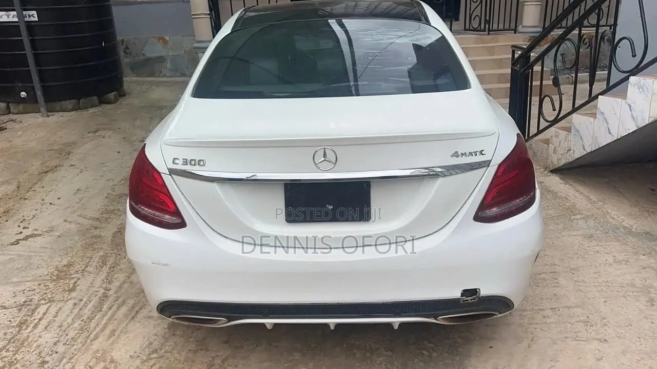 Mercedes-Benz C300 Luxury 4matic Sedan AWD (2.0L 4cyl 7A) 2017 White