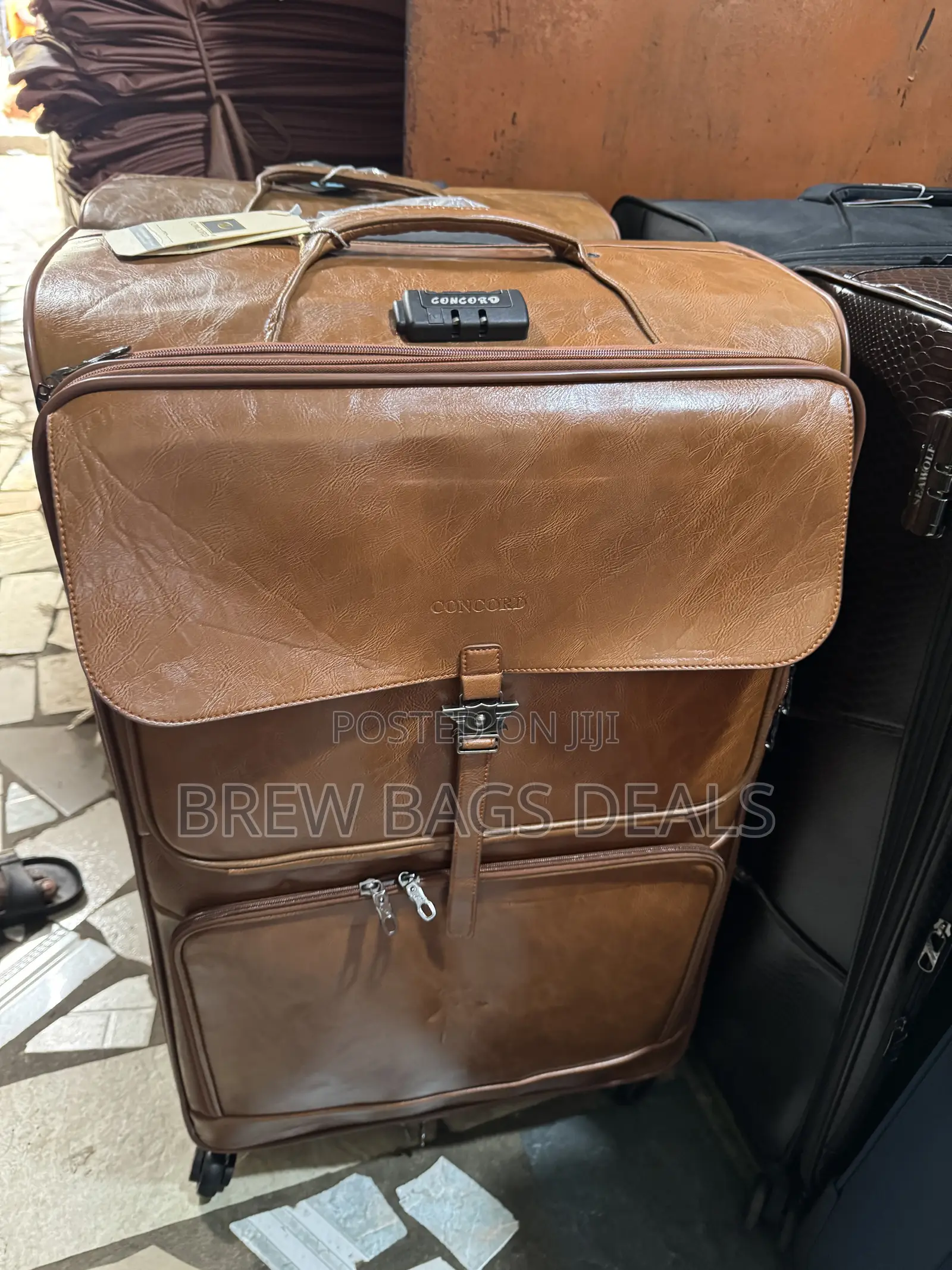 Premium Quality Pure Leather 32 Inches Extra Large Traveling Bag.