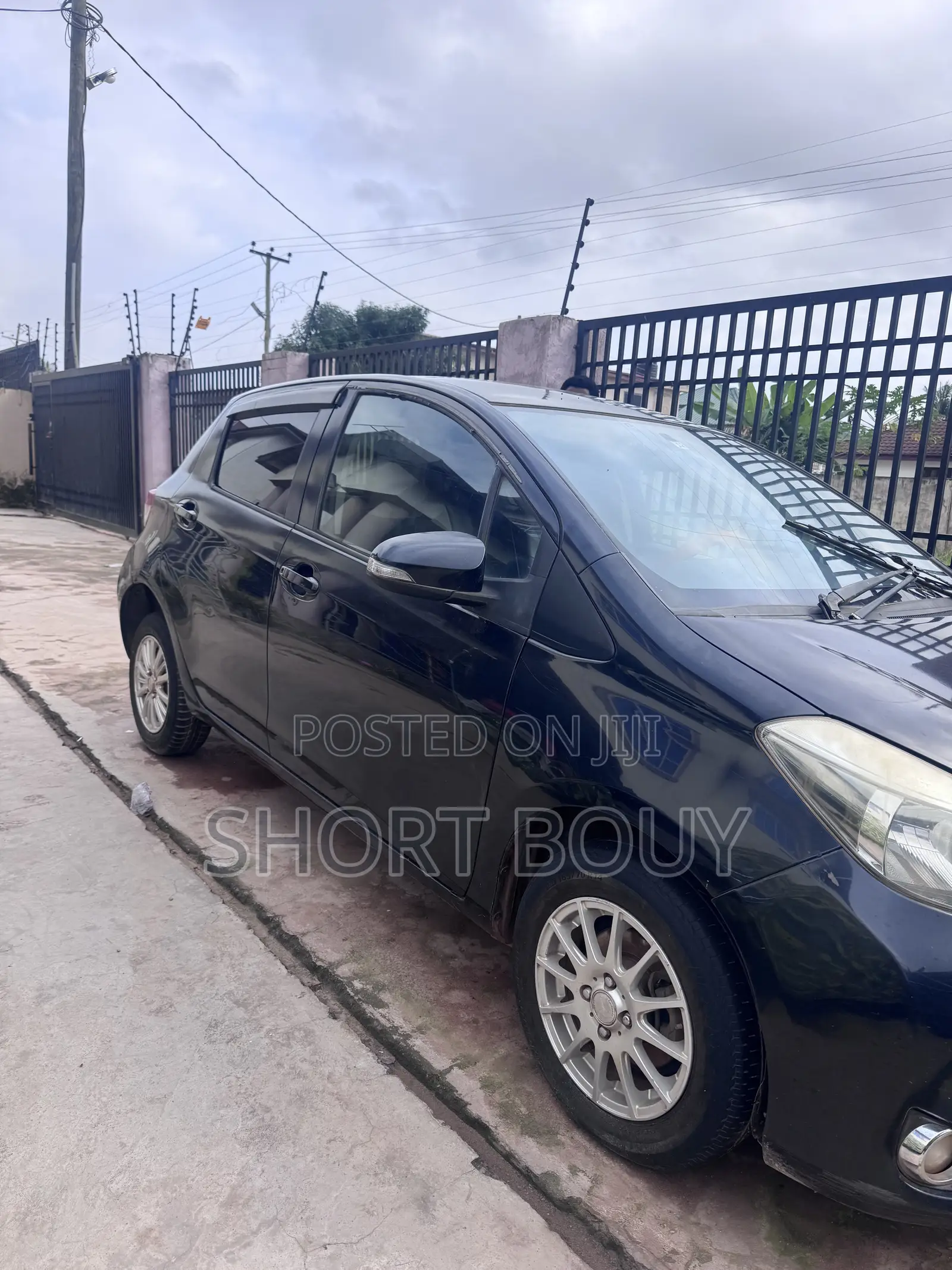 Toyota Vitz 1.5 FWD 3dr 2013 Black