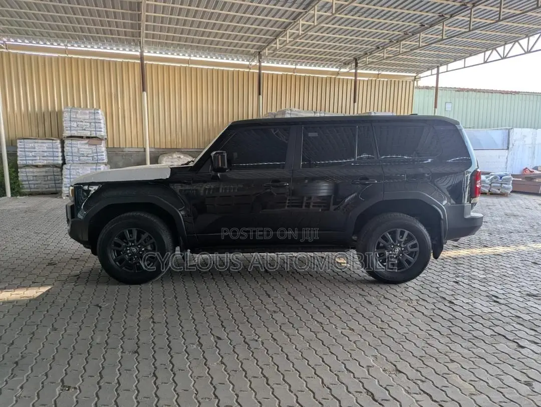 New Toyota Land Cruiser Prado 2.7 2024 Black