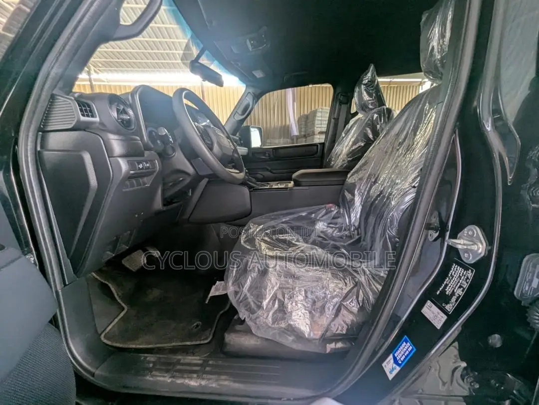 New Toyota Land Cruiser Prado 2.7 2024 Black