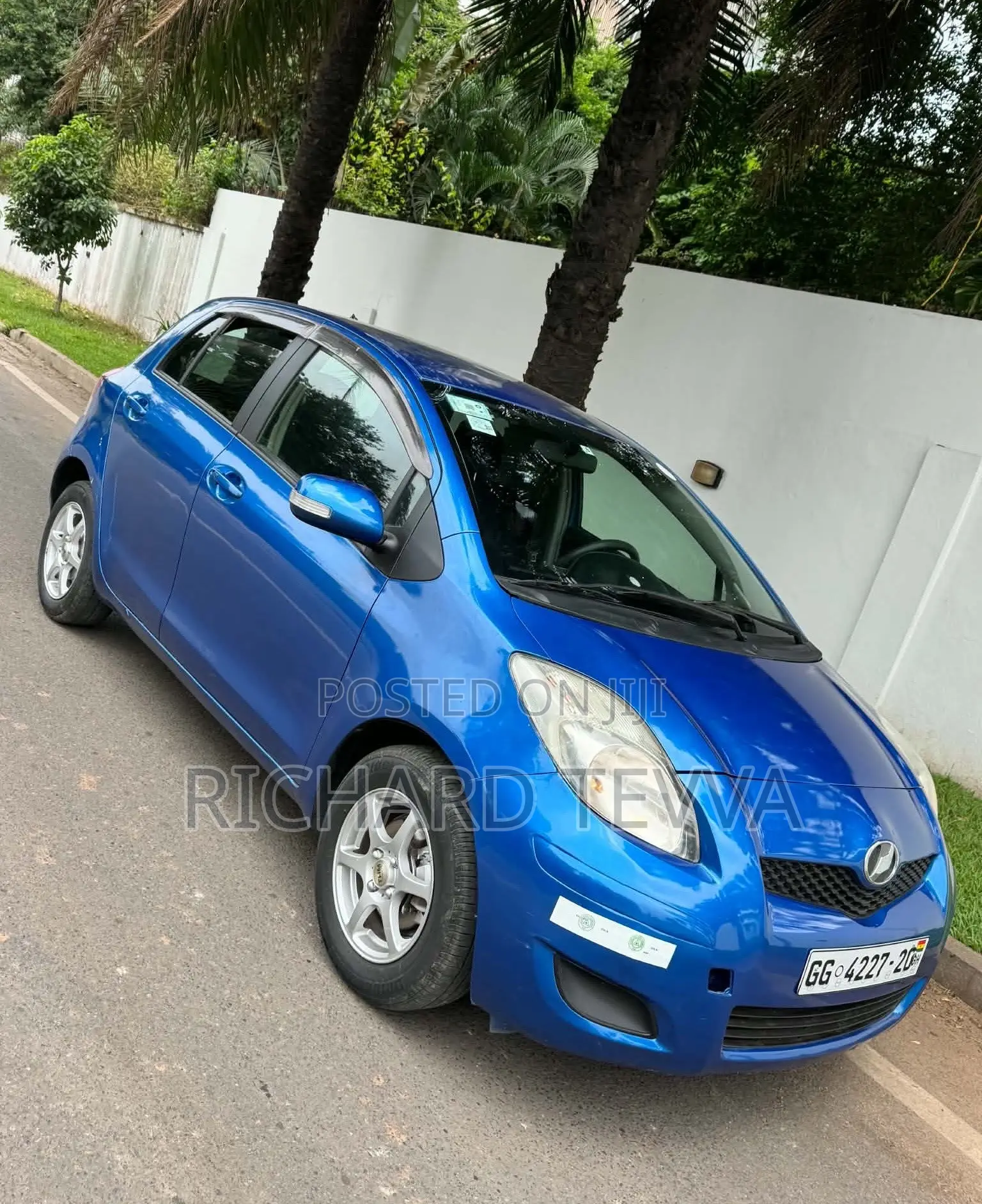 Toyota Vitz 1.3 AWD 5dr 2010 Blue