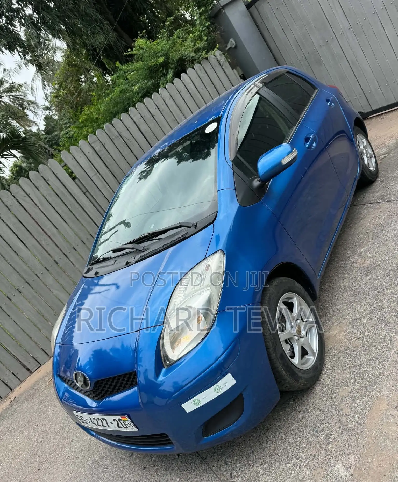 Toyota Vitz 1.3 AWD 5dr 2010 Blue