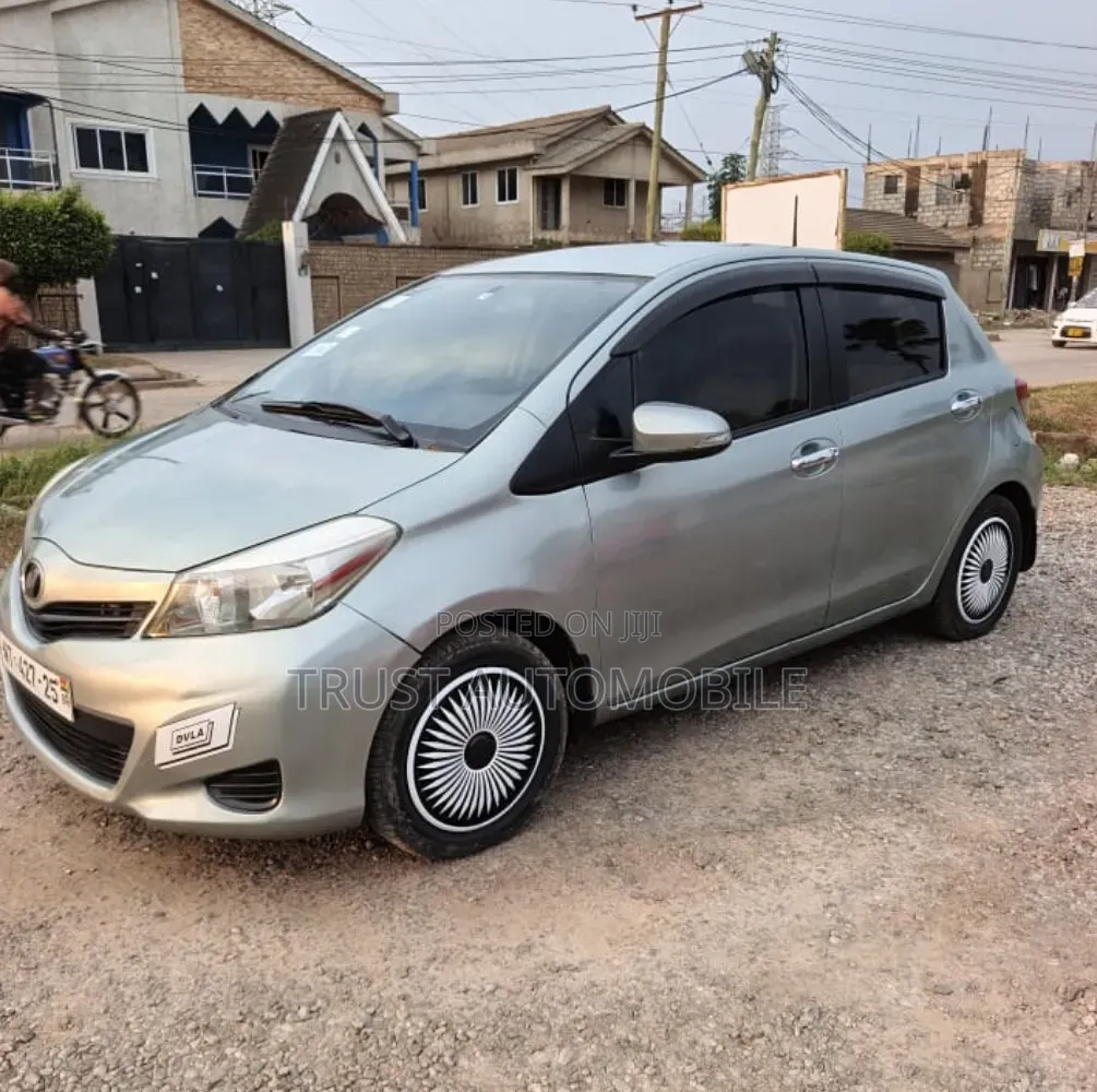 Toyota Vitz 2013 Green
