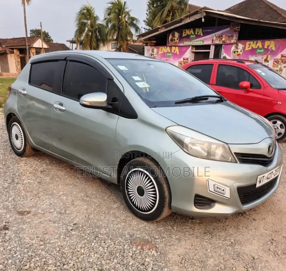 Toyota Vitz 2013 Green