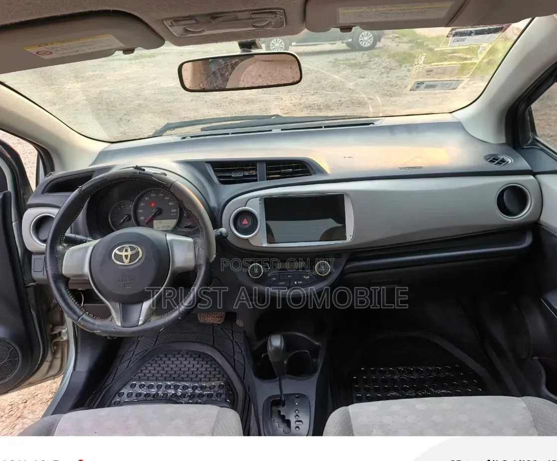 Toyota Vitz 2013 Green