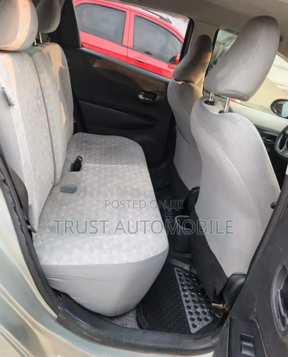 Toyota Vitz 2013 Green