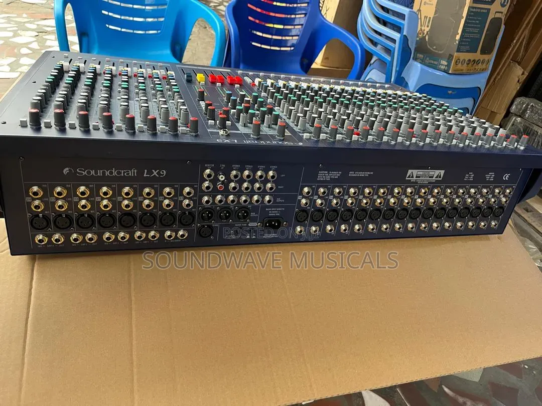 Soundcraft Lx 24 Channel Mixer