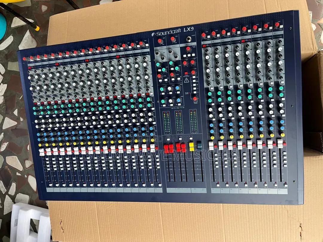 Soundcraft Lx 24 Channel Mixer