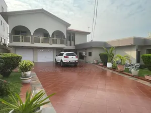 8bdrm House in Dansoman, Afoko Foto for rent