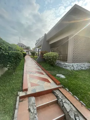 8bdrm House in Dansoman, Afoko Foto for rent