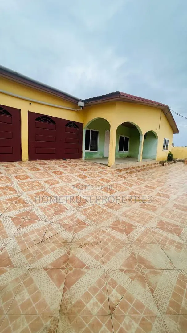 5bdrm House in Ablekuma Ga Odumase, Pentecost for sale