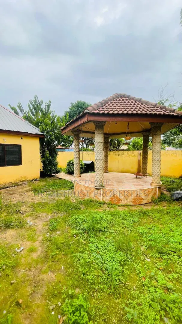 5bdrm House in Ablekuma Ga Odumase, Pentecost for sale