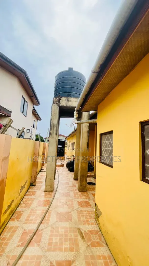 5bdrm House in Ablekuma Ga Odumase, Pentecost for sale
