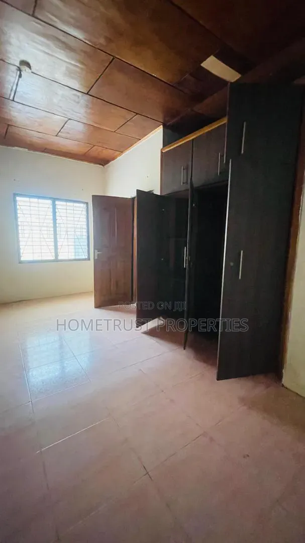 5bdrm House in Ablekuma Ga Odumase, Pentecost for sale